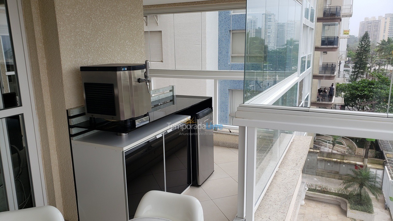 Apartamento para aluguel de temporada em Guarujá (Pitangueiras)