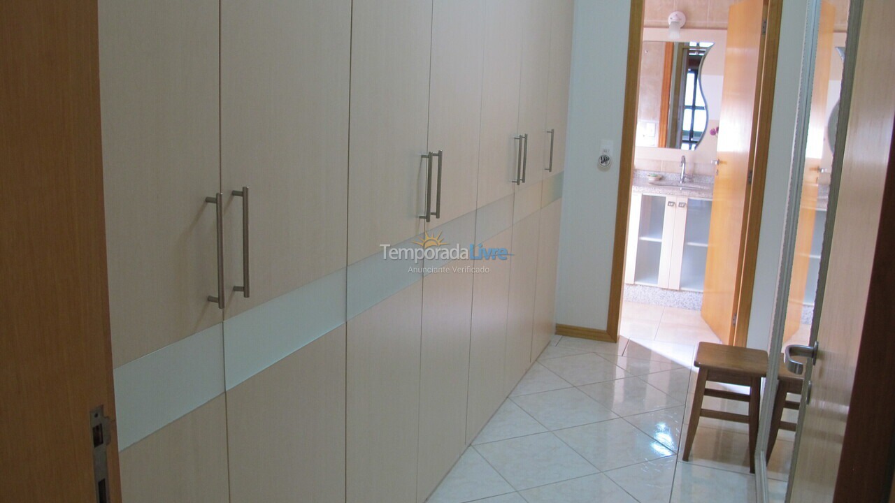 Apartment for vacation rental in Itapema (Meia Praia)