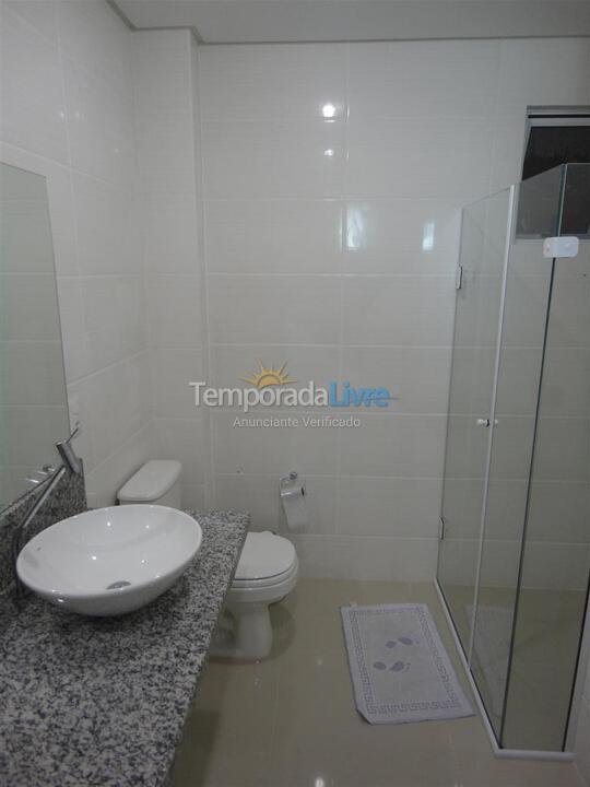 Apartamento para aluguel de temporada em Itapema (Meia Praia)