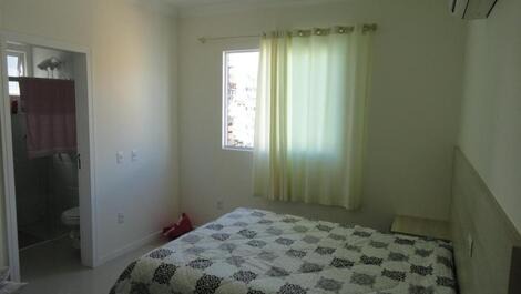 Apartamento com 03 dormitórios na segunda quadra