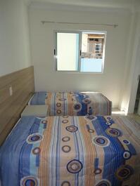 Apartamento com 03 dormitórios na segunda quadra