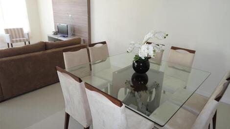 Apartamento com 03 dormitórios na segunda quadra