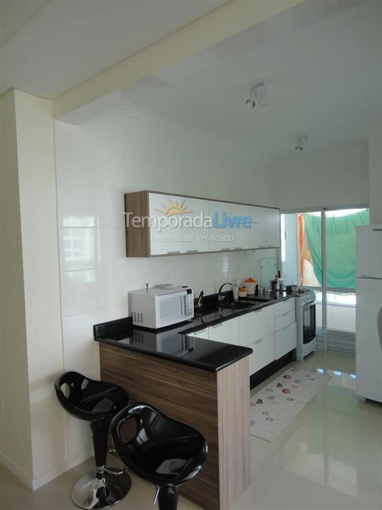 Apartamento para aluguel de temporada em Itapema (Meia Praia)