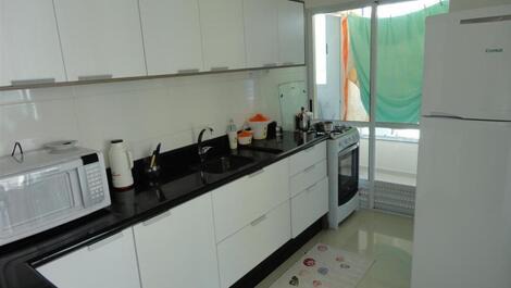 Apartamento com 03 dormitórios na segunda quadra