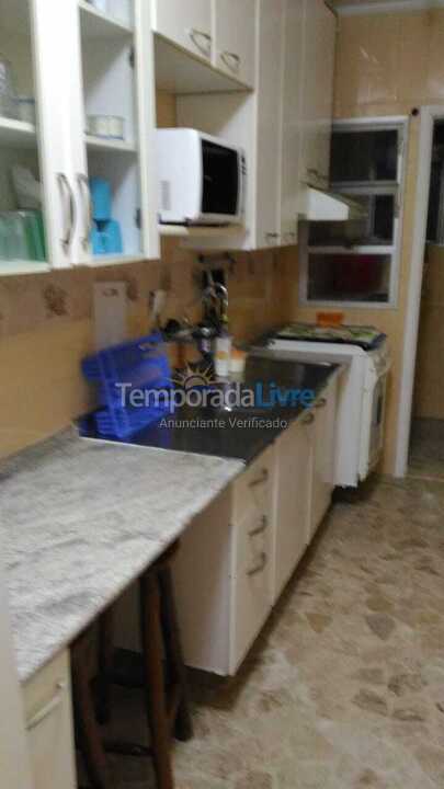 Apartamento para aluguel de temporada em Guarujá (Pitangueiras)