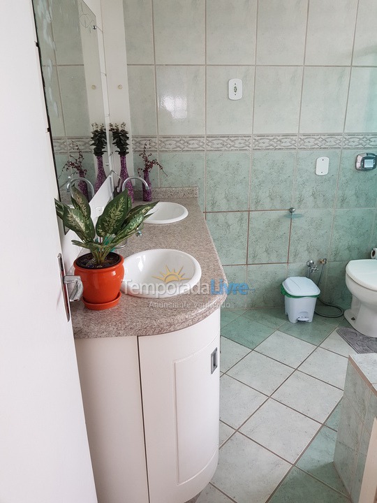 Apartamento para aluguel de temporada em Balneário Camboriú (Centro)