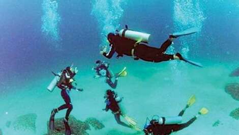 Mergulho com uso de cilindros de oxigênio 