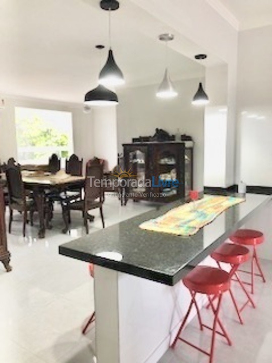 Apartamento para aluguel de temporada em Caraguatatuba (Centro)