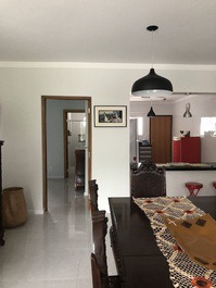 CONFORTO E PE NA AREIA