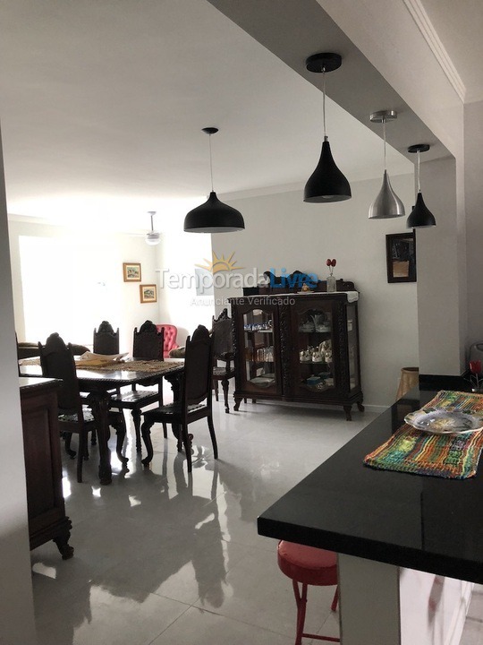 Apartamento para aluguel de temporada em Caraguatatuba (Centro)