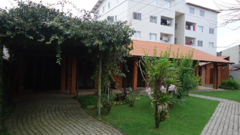 Linda casa térrea com AC nos 3 quartos