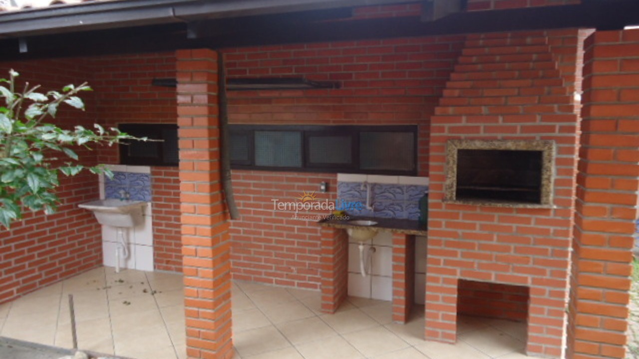 Casa para aluguel de temporada em São Francisco do Sul (Enseada)