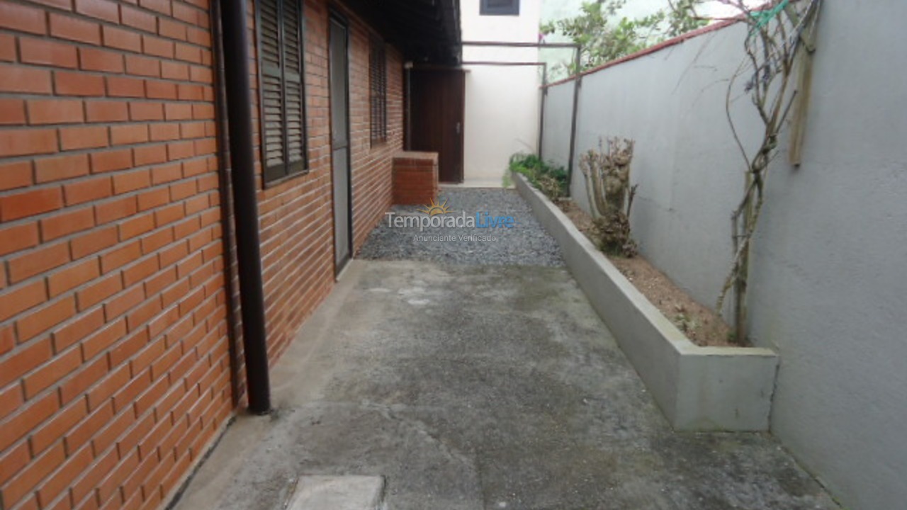 Casa para aluguel de temporada em São Francisco do Sul (Enseada)
