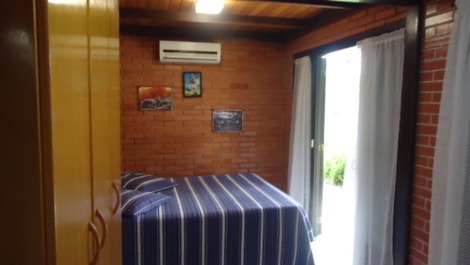 Linda casa térrea com AC nos 3 quartos