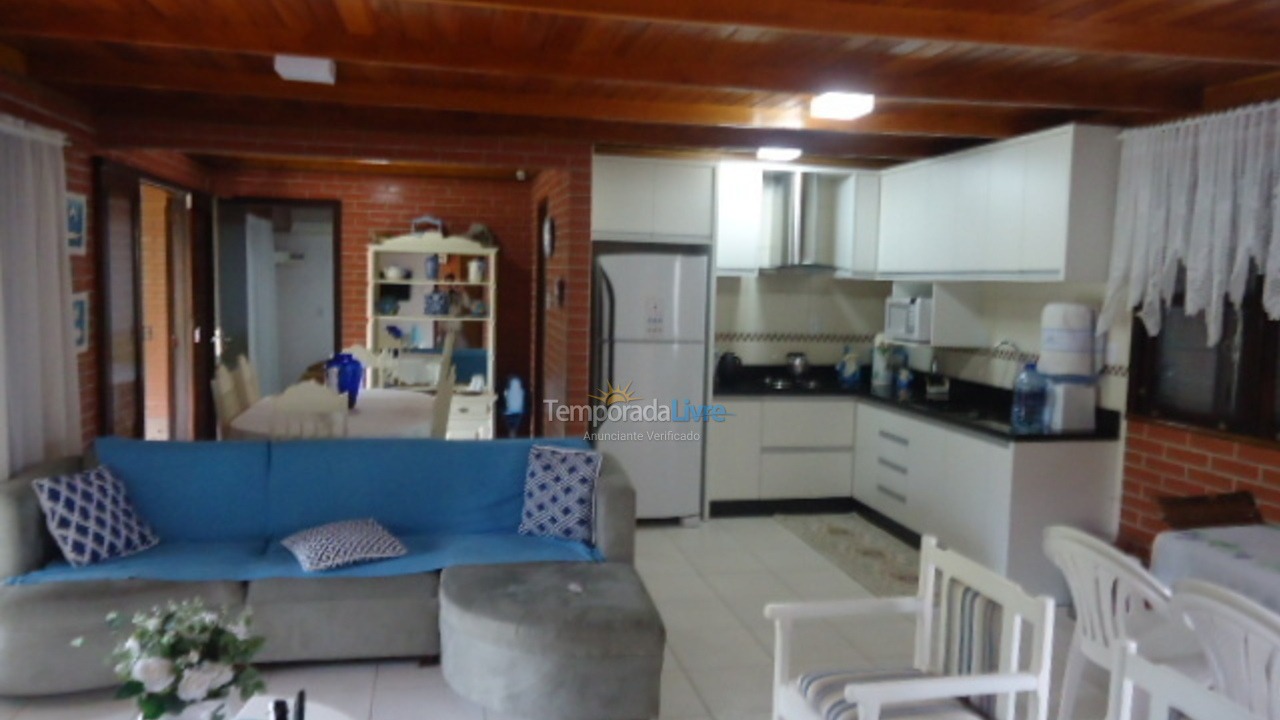 Casa para aluguel de temporada em São Francisco do Sul (Enseada)
