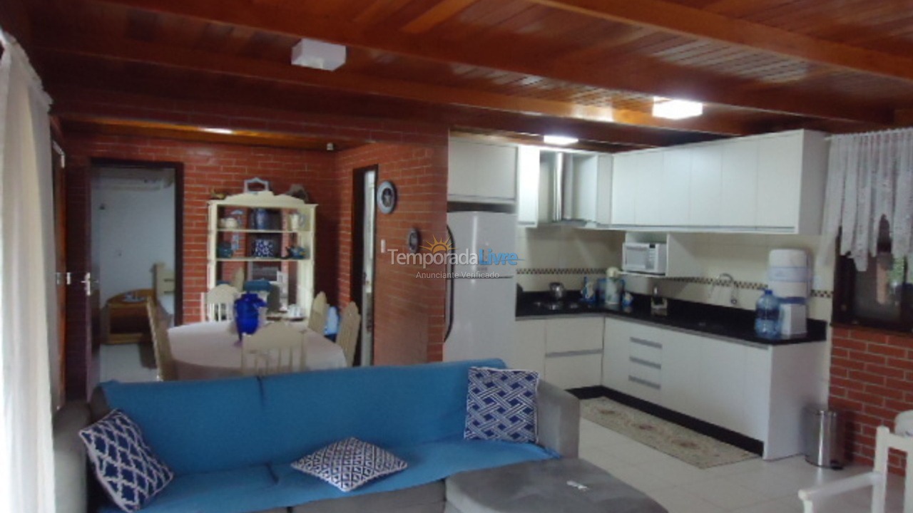 Casa para aluguel de temporada em São Francisco do Sul (Enseada)