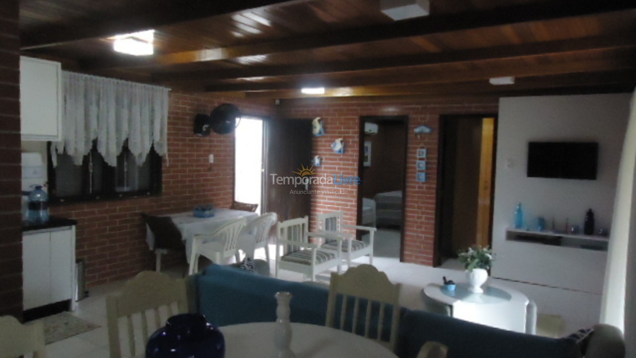 Casa para aluguel de temporada em São Francisco do Sul (Enseada)