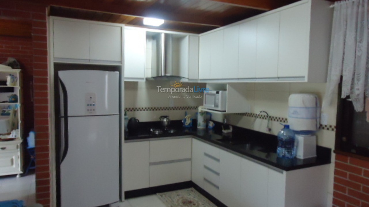 Casa para aluguel de temporada em São Francisco do Sul (Enseada)