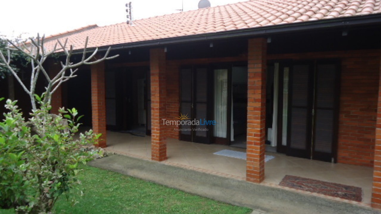 Casa para aluguel de temporada em São Francisco do Sul (Enseada)