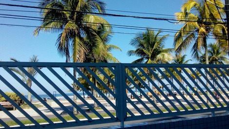 Front sea!!! Kitnet facing the sea in Tupi. Renovated show !!!