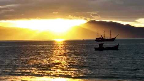 Por de sol praia da cachoeira