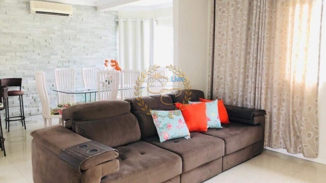 House for vacation rental in Bombinhas (Praia de Bombas)