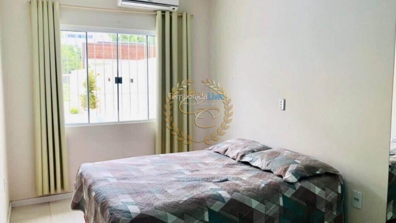 House for vacation rental in Bombinhas (Praia de Bombas)