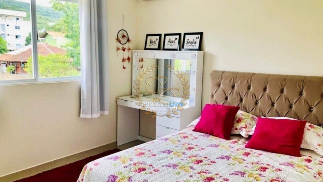 House for vacation rental in Bombinhas (Praia de Bombas)