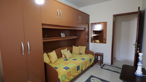 QUARTO PARA 3 PESSOAS