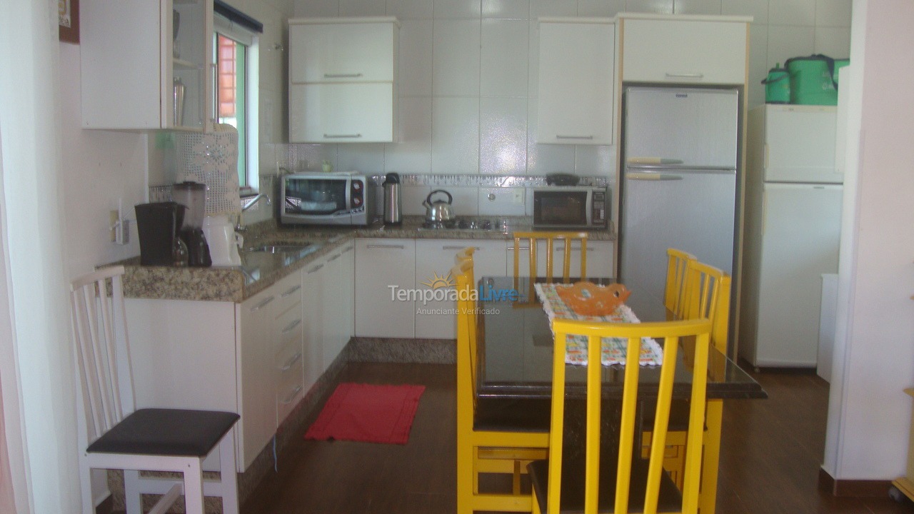 Casa para aluguel de temporada em Bombinhas (Canto Grande)