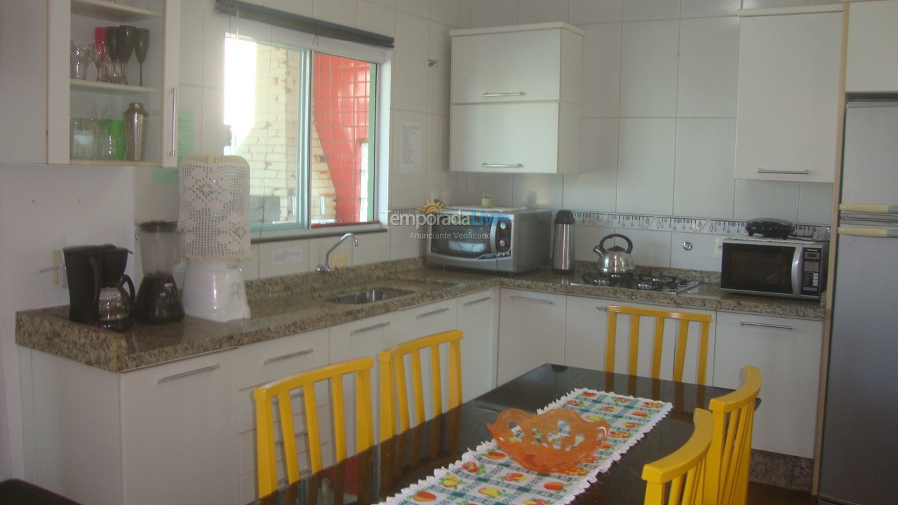 Casa para aluguel de temporada em Bombinhas (Canto Grande)