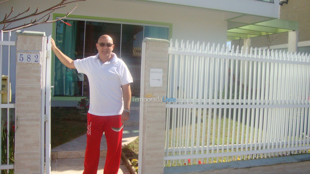 Casa para aluguel de temporada em Bombinhas (Canto Grande)