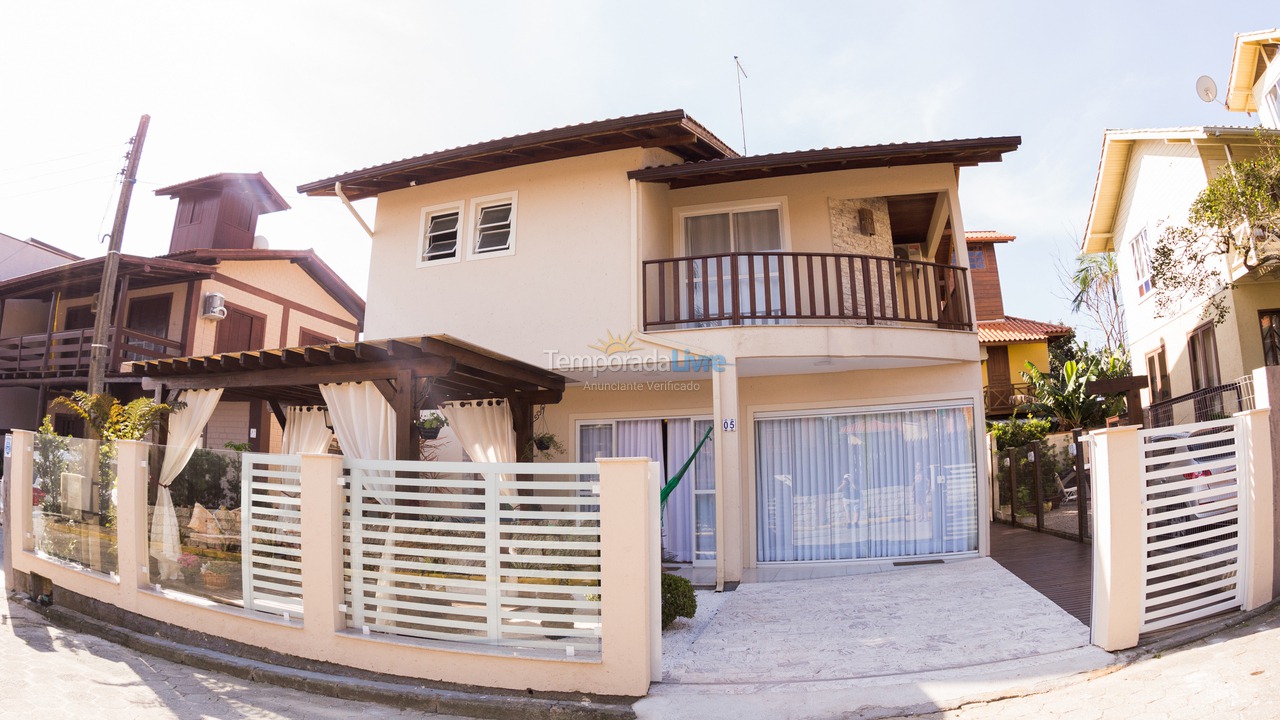Casa para alquiler de vacaciones em Palhoça (Guarda do Embaú)