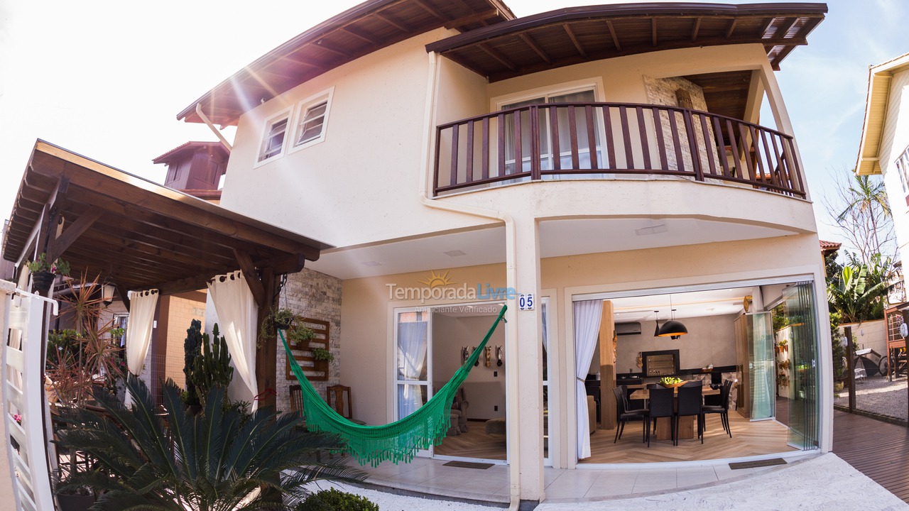 Casa para alquiler de vacaciones em Palhoça (Guarda do Embaú)
