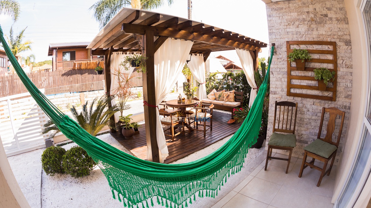 Casa para alquiler de vacaciones em Palhoça (Guarda do Embaú)