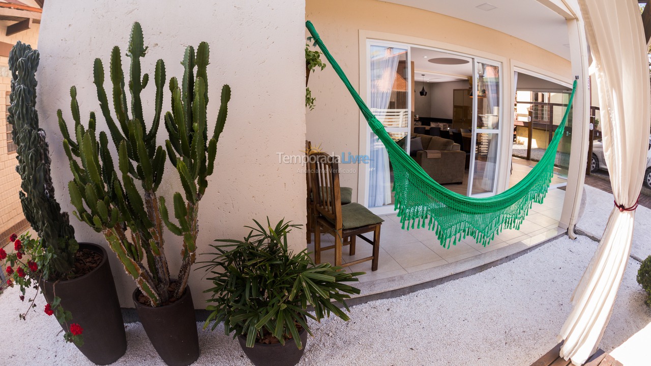 Casa para alquiler de vacaciones em Palhoça (Guarda do Embaú)