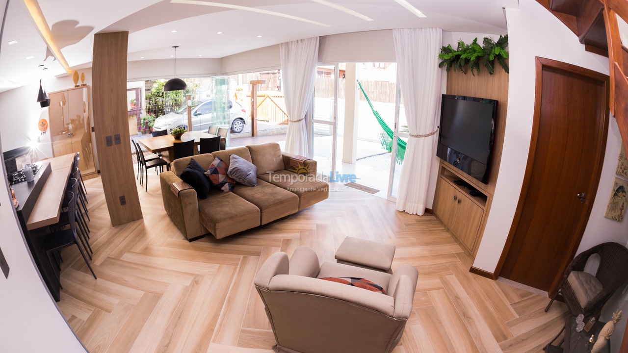 Casa para alquiler de vacaciones em Palhoça (Guarda do Embaú)