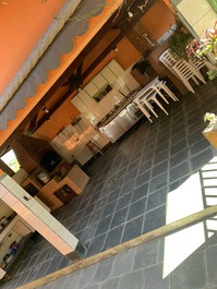 Beautiful, with pool, contact with nature and lake for fishing.