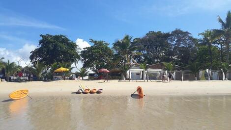 Cod.C020.120m de la playa, Apto 2 habitaciones, 1 suite, 07 personas, aire acond.