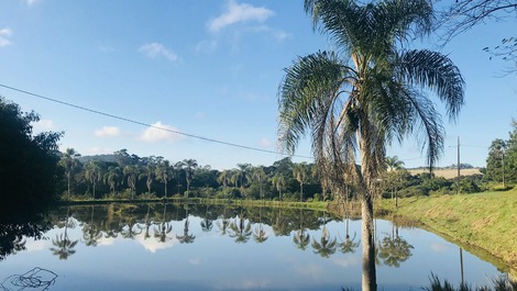 Sitio con piscina en Atibaia-SP
