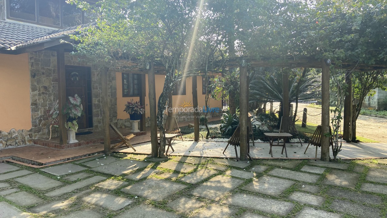 Casa para aluguel de temporada em Bertioga (Praia de Guaratuba)