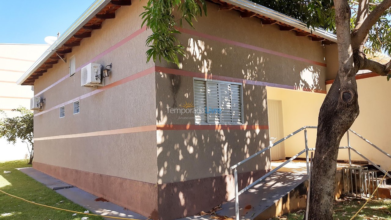 Casa para aluguel de temporada em Caldas Novas (Punta Caldas Eventos E Hospedagens)