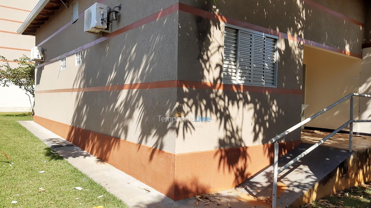 Casa para aluguel de temporada em Caldas Novas (Punta Caldas Eventos E Hospedagens)