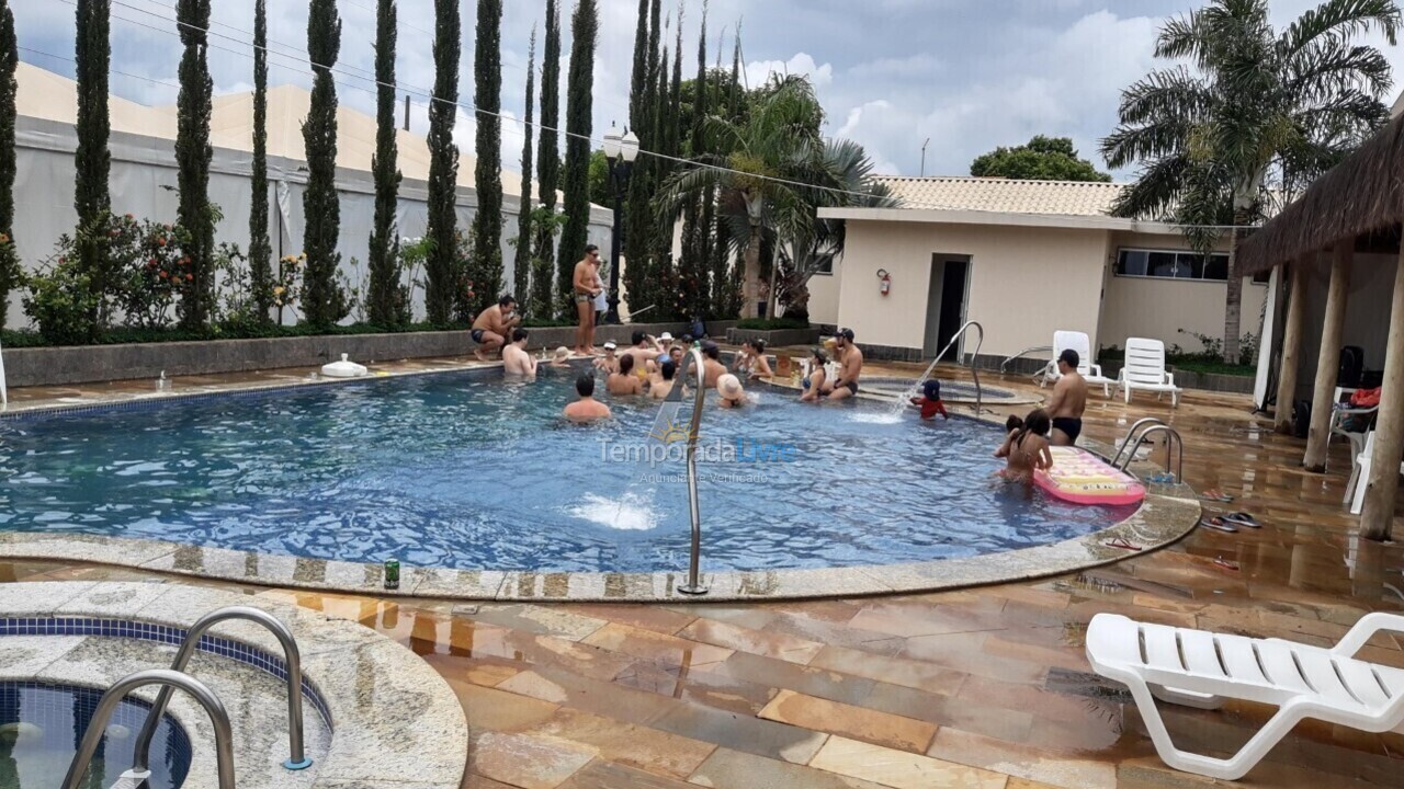 Casa para aluguel de temporada em Caldas Novas (Punta Caldas Eventos E Hospedagens)