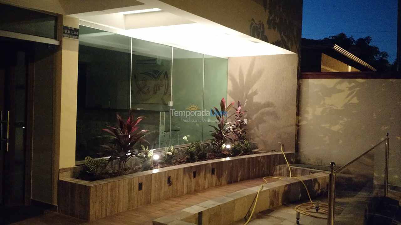 Casa para aluguel de temporada em Caldas Novas (Punta Caldas Eventos E Hospedagens)