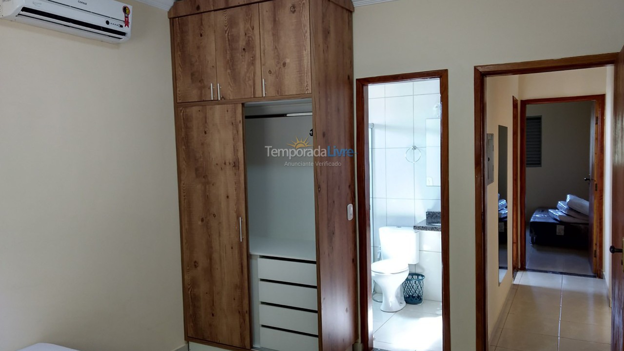 Casa para aluguel de temporada em Caldas Novas (Punta Caldas Eventos E Hospedagens)