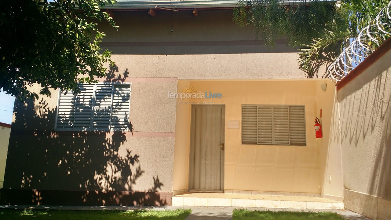 Casa para aluguel de temporada em Caldas Novas (Punta Caldas Eventos E Hospedagens)