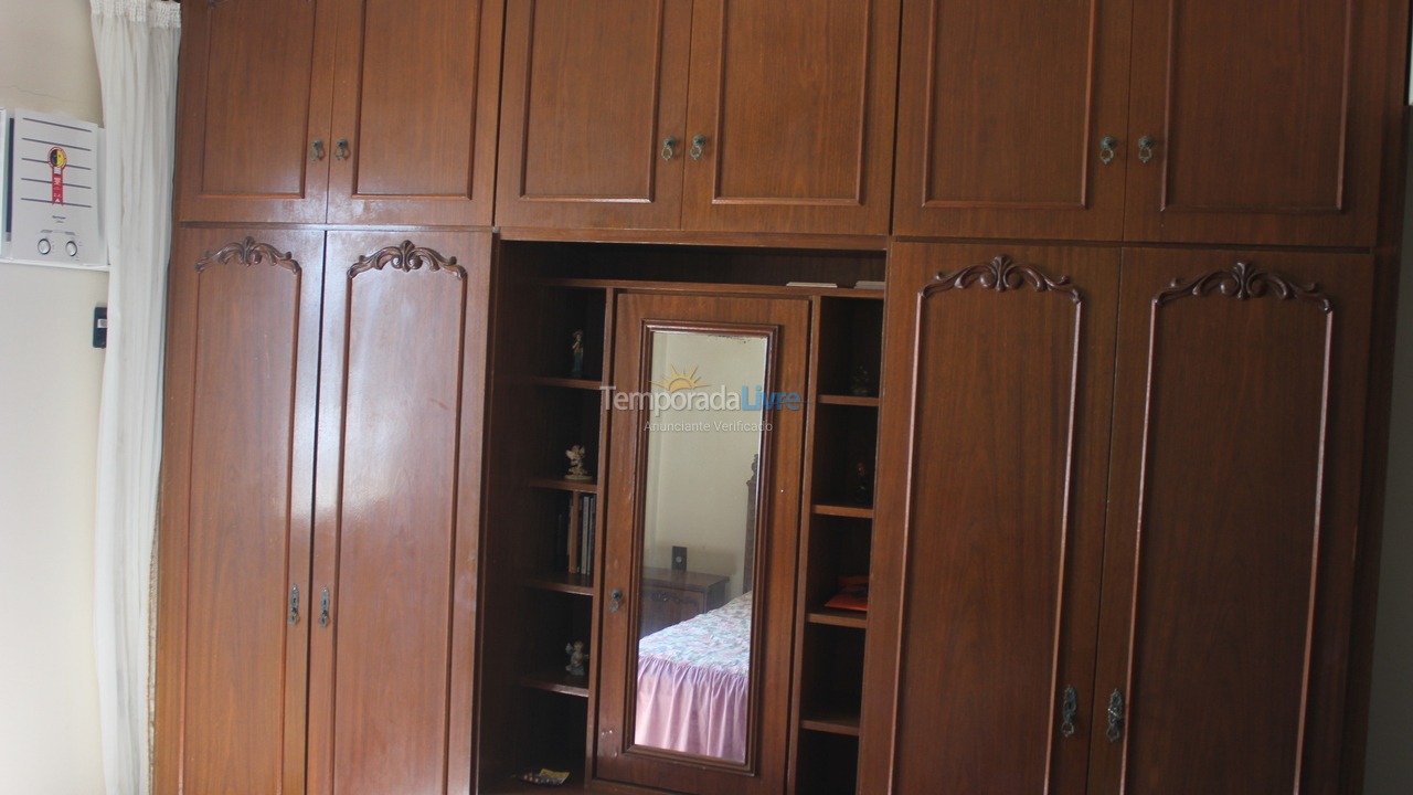 Apartamento para aluguel de temporada em Itapema (Meia Praia)