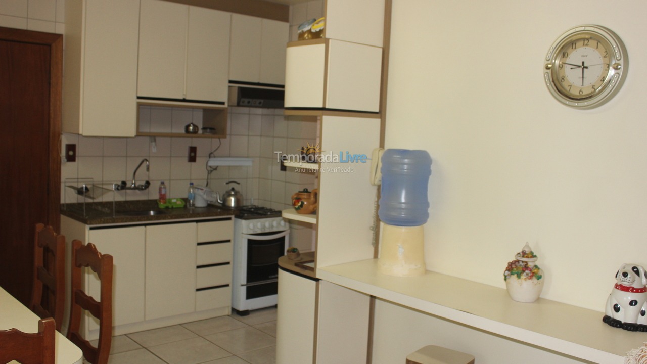 Apartamento para aluguel de temporada em Itapema (Meia Praia)