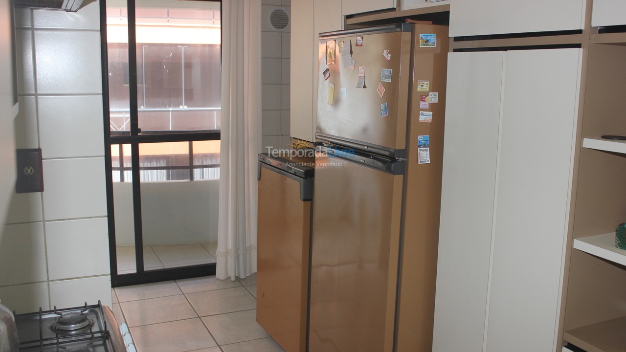 Apartamento para aluguel de temporada em Itapema (Meia Praia)